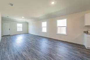 114 Goel St, Greenville, TX 75402 - Photo 9