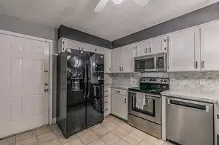 4535 Alamosa St, Fort Worth, TX 76119 - Photo 9