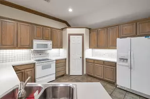 9 Country Club Pl, Waxahachie, TX 75165 - Photo 9