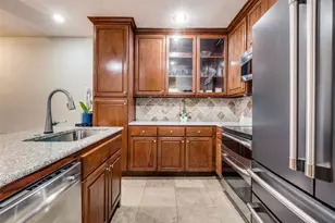 447 Josephine St, Dallas, TX 75246 - Photo 11