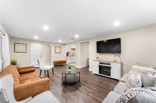 2426 Cloverdale St, Arlington, TX 76010 - Photo 5