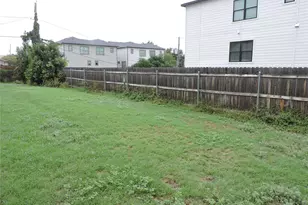 2300 W Lowden St, Fort Worth, TX 76110 - Photo 11