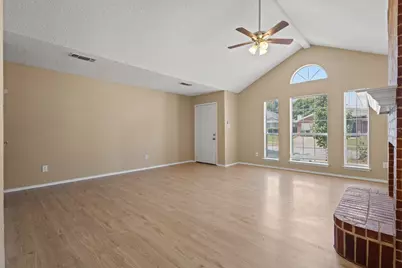 6003 Flyers Lane, Arlington, TX 76018 - Photo 5