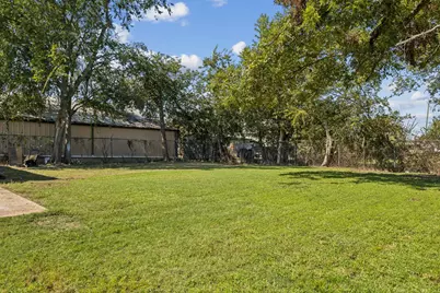 303 N Delphine Street, Terrell, TX 75160 - Photo 25