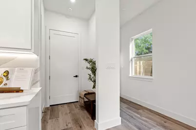 2001 Hearne Avenue #101, Dallas, TX 75208 - Photo 11