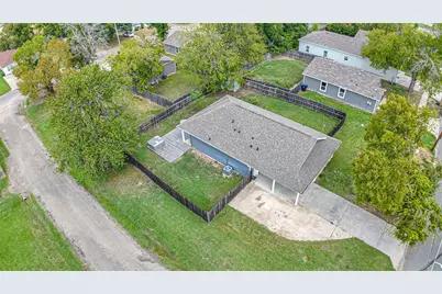 1228 Jones Street, Greenville, TX 75401 - Photo 19