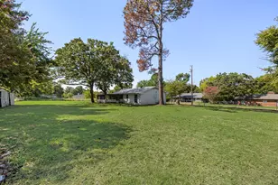 107 E Bayside Dr, Mabank, TX 75156 - Photo 27