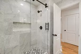 107 E Bayside Dr, Mabank, TX 75156 - Photo 7