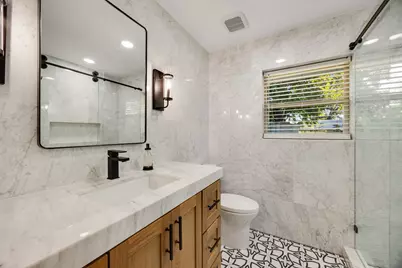 107 E Bayside Drive, Mabank, TX 75156 - Photo 7