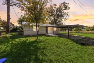 107 E Bayside Dr, Mabank, TX 75156 - Photo 3