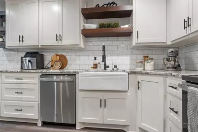 1002 W Elizabeth Drive, Robinson, TX 76706 - Photo 7