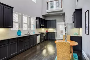 2221 Longwood Dr, Carrollton, TX 75010 - Photo 5