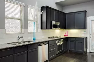 2221 Longwood Dr, Carrollton, TX 75010 - Photo 7