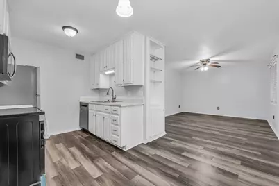 1214 Baylor Avenue #209, Waco, TX 76706 - Photo 5