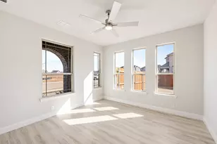 221 Coronado Ct, Granbury, TX 76049 - Photo 5