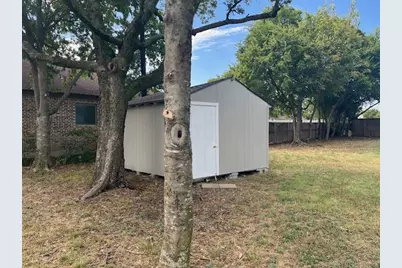 821 Bayport Drive, Lancaster, TX 75134 - Photo 3