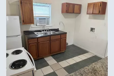 821 Bayport Drive, Lancaster, TX 75134 - Photo 9