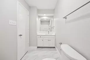 207 E Harwood Rd, Euless, TX 76039 - Photo 25