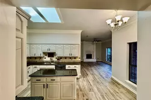 6023 Melrose Cir, Granbury, TX 76049 - Photo 5