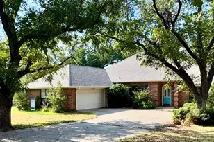 6023 Melrose Cir, Granbury, TX 76049 - Photo 3