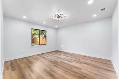 2504 Oxford Avenue, Fort Worth, TX 76106 - Photo 13