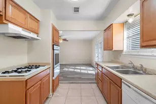 125 NW Jill Ann Dr, Burleson, TX 76028 - Photo 9