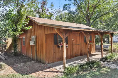 1107 Stanwood Avenue, Cleburne, TX 76033 - Photo 33