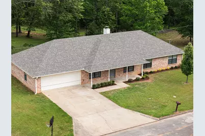 605 Briarwood Drive, Gladewater, TX 75647 - Photo 3