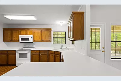 605 Briarwood Drive, Gladewater, TX 75647 - Photo 17