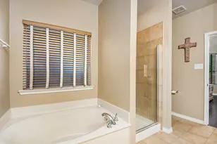 605 Fossil Wood Dr, Saginaw, TX 76179 - Photo 19