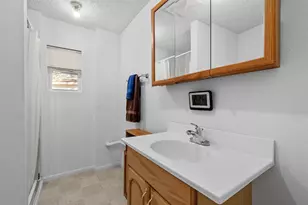 506 Piccadilly, Grand Prairie, TX 75060 - Photo 9