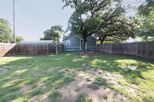 500 Denison St, Nocona, TX 76255 - Photo 13