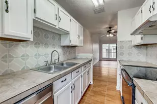 2917 Tanglewood Dr, Lancaster, TX 75134 - Photo 11