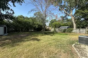 330 E Wilson Ave, Pilot Point, TX 76258 - Photo 17