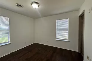 330 E Wilson Ave, Pilot Point, TX 76258 - Photo 9