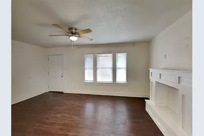 2911 Ryan Avenue #Front, Fort Worth, TX 76110 - Photo 3