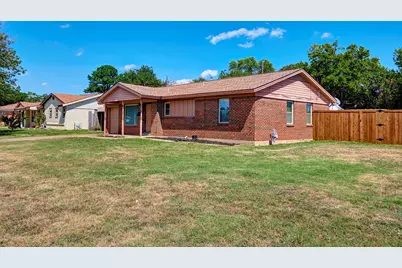 2612 W Rochelle Road, Irving, TX 75062 - Photo 1