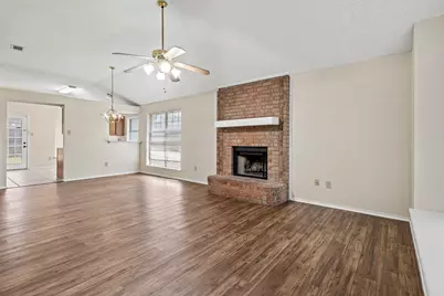 5209 Livermore Drive, Arlington, TX 76017 - Photo 3