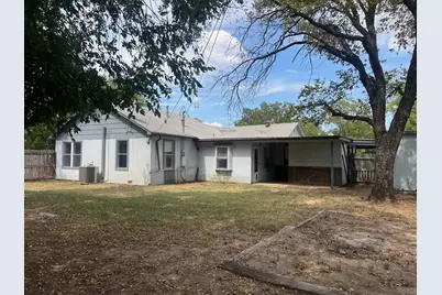 1101 Texas Street, Graham, TX 76450 - Photo 3