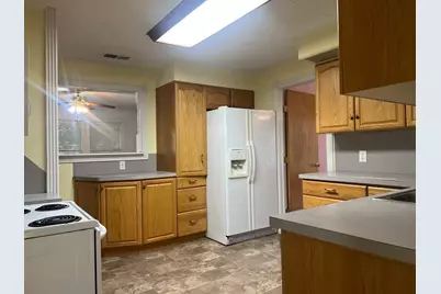 1101 Texas Street, Graham, TX 76450 - Photo 9