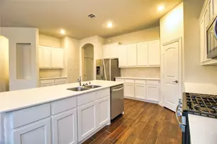 7401 Hawthorne Wy, Little Elm, TX 76227 - Photo 5