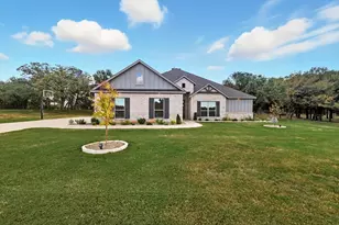 113 Oaks Spgs Ln, Weatherford, TX 76087 - Photo 1