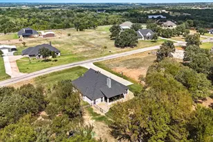 113 Oaks Spgs Ln, Weatherford, TX 76087 - Photo 39