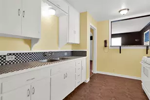 709 W Hanna St, Denison, TX 75020 - Photo 9