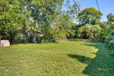 709 W Hanna Street, Denison, TX 75020 - Photo 17