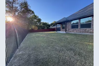 902 Blue Quail Run, Glenn Heights, TX 75154 - Photo 17