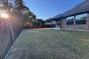 902 Blue Quail Run, Glenn Heights, TX 75154 - Photo 17