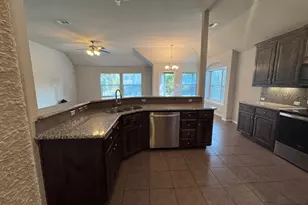 902 Blue Quail Run, Glenn Heights, TX 75154 - Photo 5