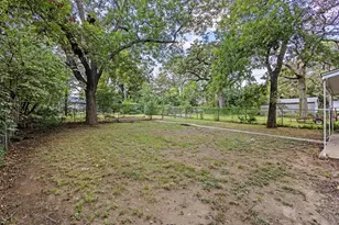 904 W Shepherd, Denison, TX 75020 - Photo 25