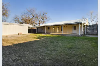 1432 W Torrey Street, Granbury, TX 76048 - Photo 23